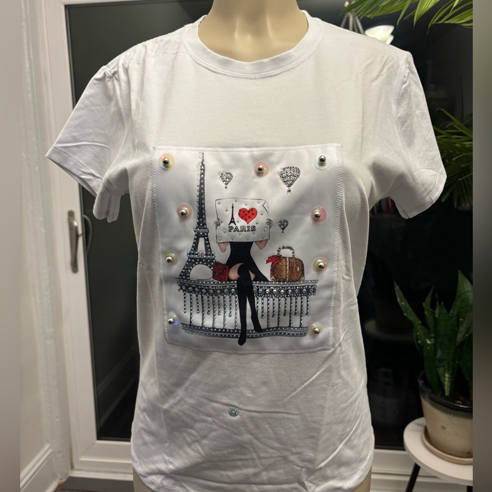 Moda White Paris Graphic Tee / Also Fit Size: M, L